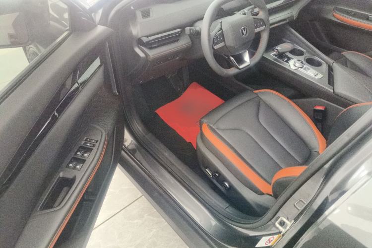 Used CHANGAN UNI-V 2023 1.5T Smart Navigation Version