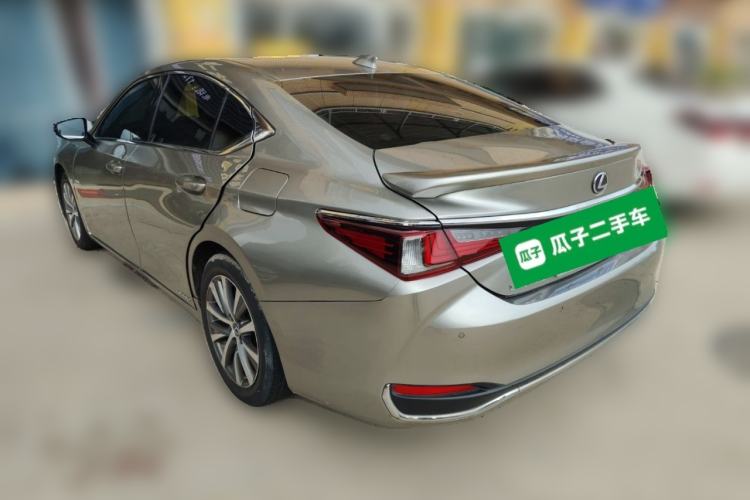 Used Lexus ES 2020 300h Premier Edition