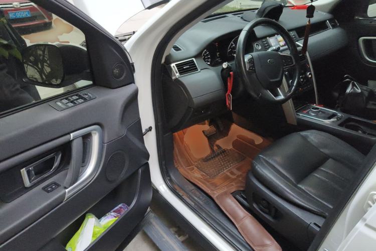 Used Land Rover Discovery Sport 2016 2.0T SE Driver Seat