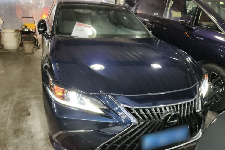 Used Lexus ES 2022 200 Excellence Edition
