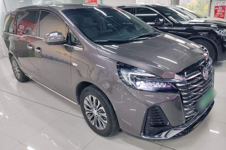 Used Buick GL8 2023 Facelifted Land Cruiser Executive Luxury Version
