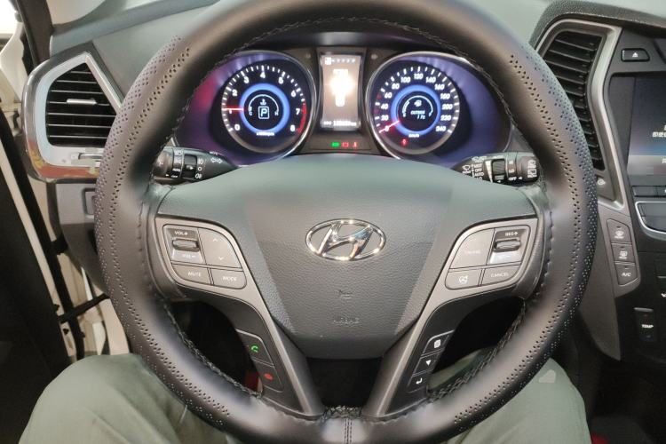 Used Hyundai Santa Fe 2013 2.0T Automatic All-Wheel Drive Top Trim