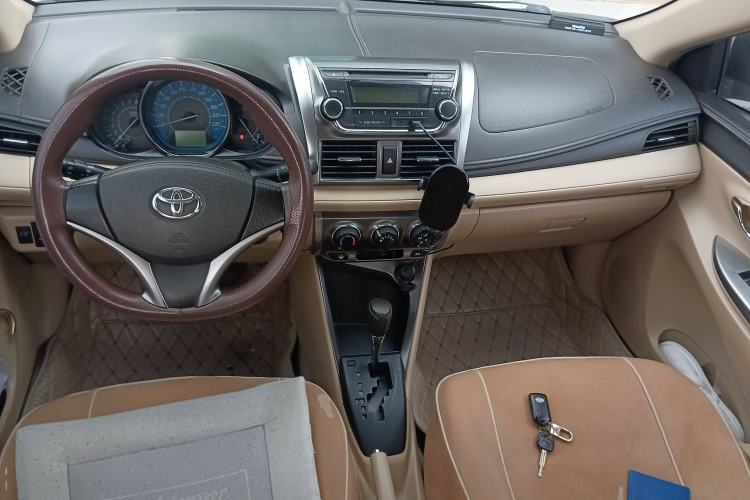 Used Toyota YARiS L Zhi Xuan 2015 1.5E Automatic Charm Edition
