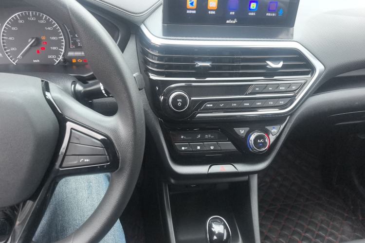 Used CHANGAN Alsvin 2019 1.5L DCT Comfort Model China VI Standard Center Console