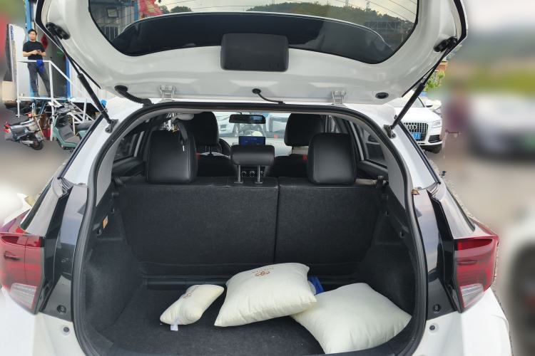 Used Toyota YARiS L Zhi Xuan 2021 X-Trail 1.5L CVT Luxury Edition Trunk