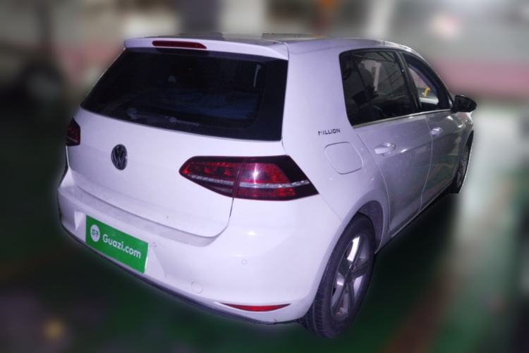 Used Volkswagen Golf 2017 1.6L Automatic Comfort Million-Vehicle Anniversary Edition Rear Right 45 Deg