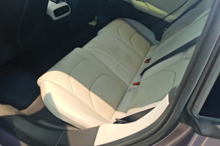 Used Xiaomi Auto SU7 2024 Four-Wheel Drive Ultra-Long Range Advanced Intelligent Driving Max Edition Left Rear Seat