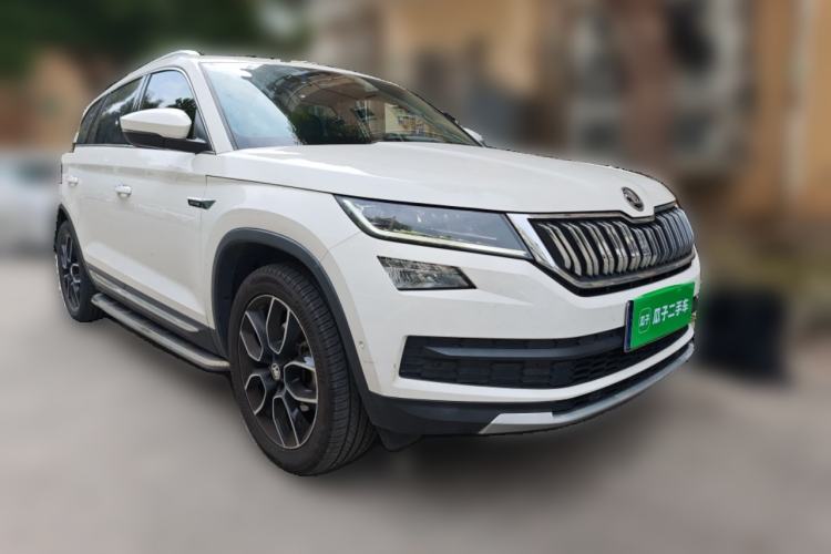 Used Skoda Kodiaq 2019 Facelifted TSI330 7-Seater Two-Wheel-Drive Luxury Enjoyment Edition China VI Standard Front Right 45 Deg