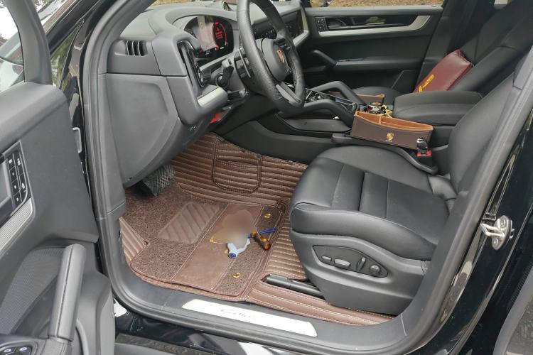 Used Porsche Cayenne 2024 Cayenne 3.0T Driver Seat