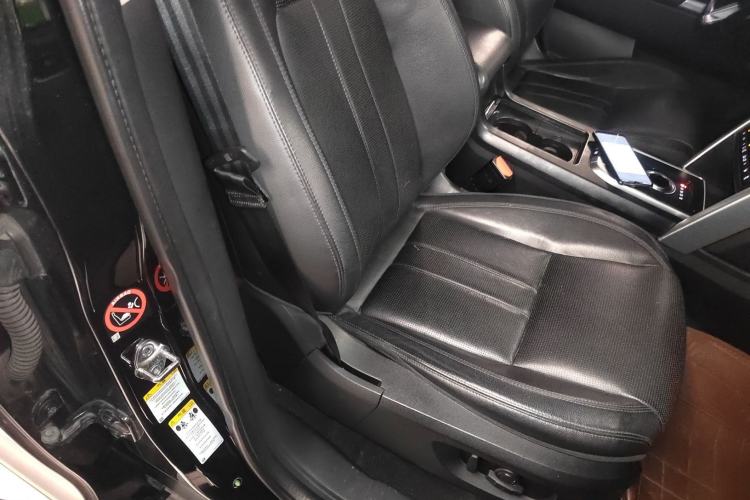 Used Land Rover Discovery Sport 2017 2.0T SE Right Front Seat