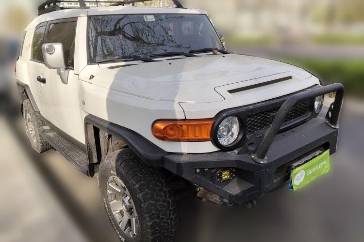 Used Toyota FJ Cruiser  Front Right 45 Deg