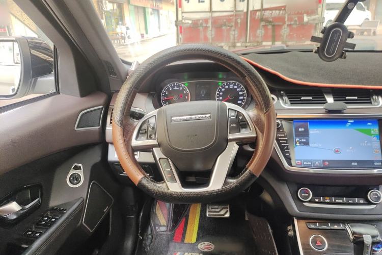 Used Land X7 2015 2.0T Panoramic Prestige Edition