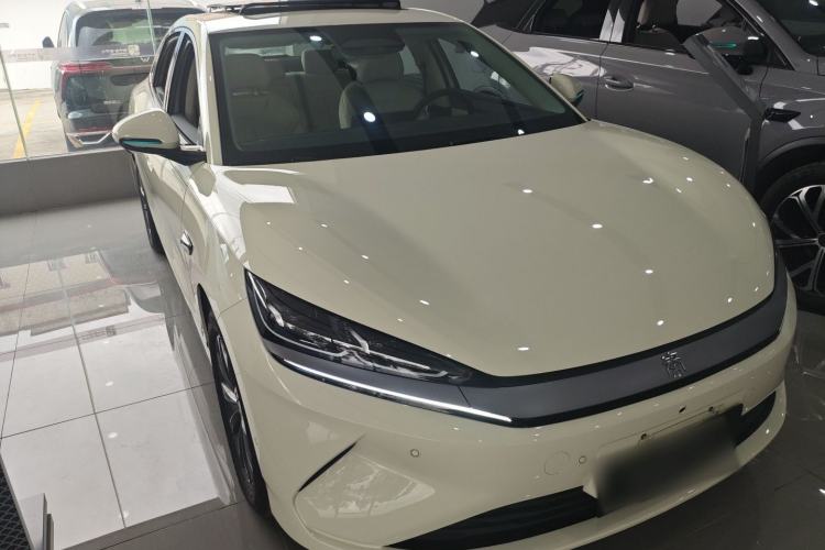 Used BYD Qin L 2025 EV 545KM Beyond Version Front Right 45 Deg