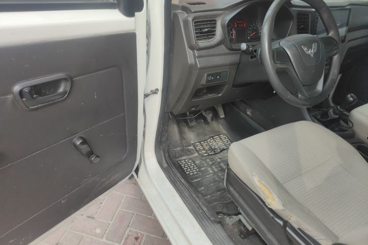 Used Wuling Hongguang V 2019 1.5L Jingqu Version China VI LAR