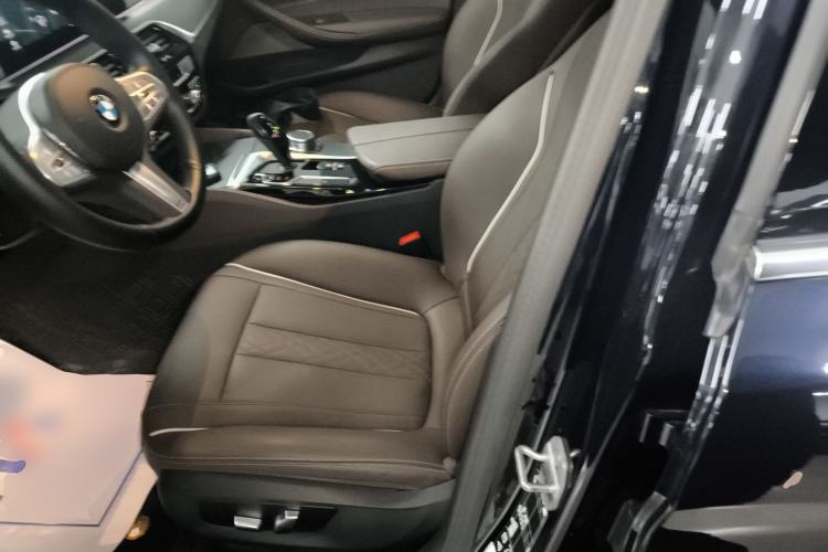 Used BMW 5 Series 2023 530Li xDrive M Sport Package Left Front Seat