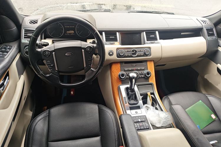 Used Land Rover Range Sport 2012 5.0 NA V8 HSE Center Console