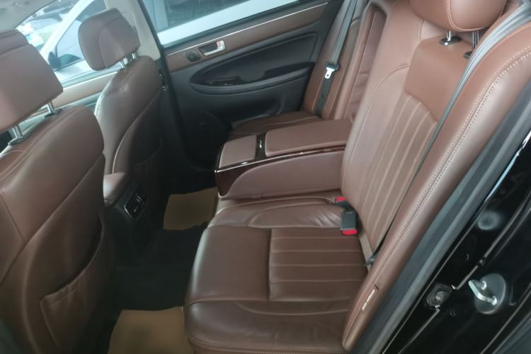 Used Hyundai Genesis 2012 3.0L GDI Luxury Edition