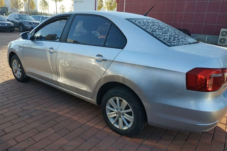 Used Volkswagen Jetta 2015 1.4L Manual Fashion Model