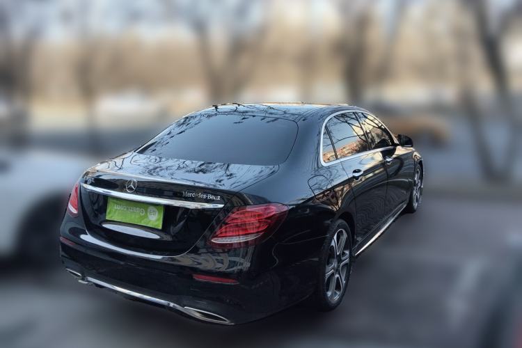 Used Mercedes-Benz E-Class 2016 E 300 L Sporty and Stylish Model