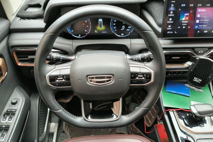 Used Geely Auto Haoyue 2022 1.8TD DCT Black Gold Limited Edition 7-Seater Steering Wheel