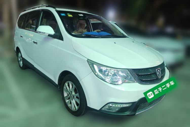 Used Baojun 730 2014 1.5L manual luxury trim 7 seats
