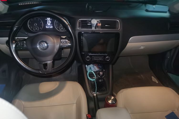 Used Volkswagen Sagitar 2014 Revised Version 1.4TSI Manual Luxury Edition
