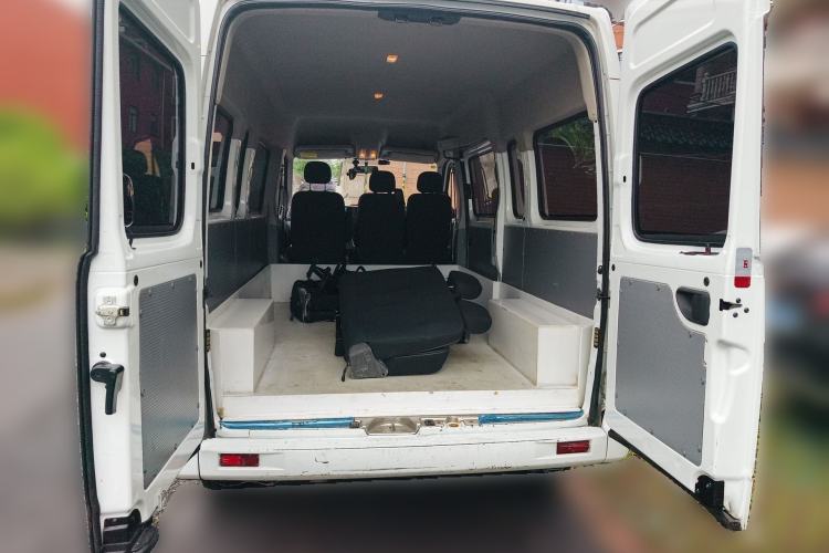 Used SAIC MAXUS Xintu V80 2023 2.0T Manual Classic Aoyuntong Long Wheelbase Mid-Height 6/7/8/9-Seater Trunk