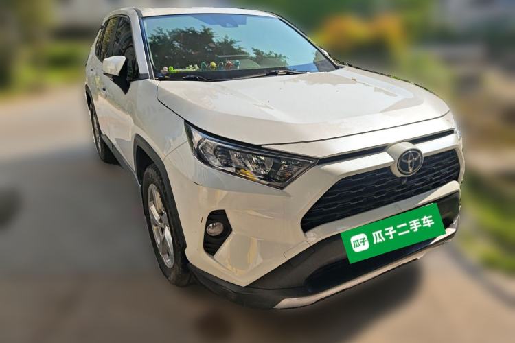 Used Toyota RAV4 2020 2.0L CVT Two-Wheel Drive Fashion Edition Front Right 45 Deg