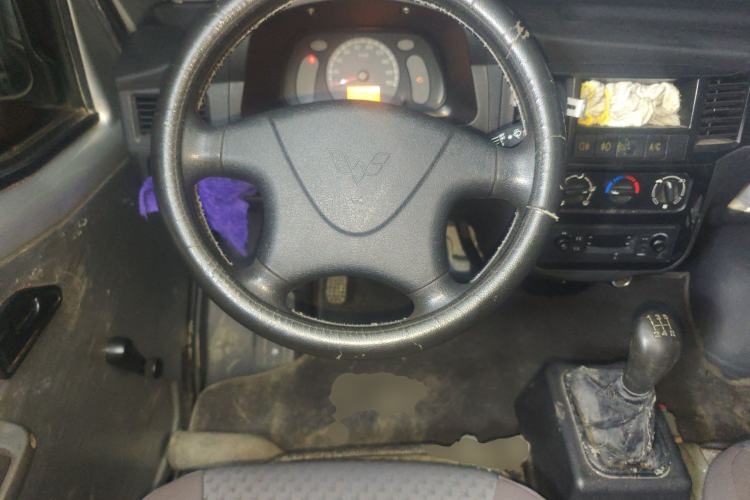 Used Wuling Zhiguang 2015 1.2L Practical LS-I Model
