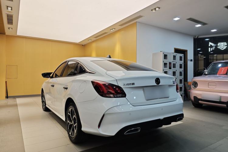 Used MG 5 2022 180 DVVT CVT Youth Luxury Edition
