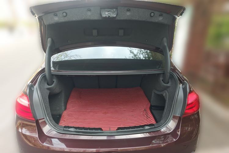 Used BMW 3 Series 2018 320Li Fashion Model Trunk