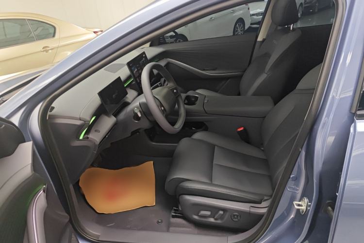 Used Nissan N6 2026 Model 180 Max Driver Seat