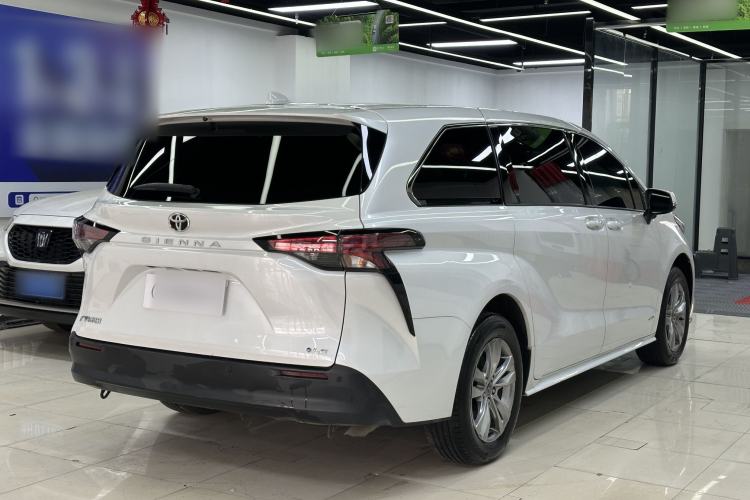 Used Toyota SIENNA 2024 2.5L Hybrid Comfort Edition Exterior 5
