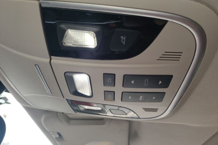 Used Wey VV7 2017 2.0T Flagship Model Interior 9