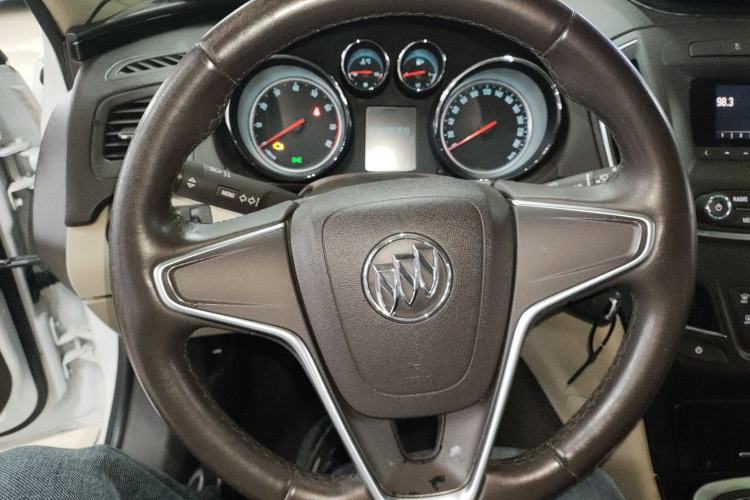 Used Buick Regal 2015 2.0L Leading Fashion Edition Steering Wheel