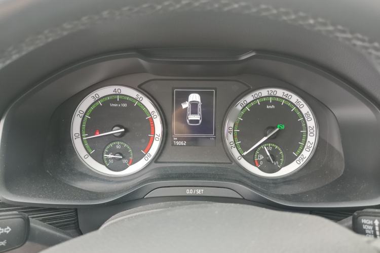 Used Skoda Kodiaq 2017 TSI330 7-Seater Two-Wheel-Drive Luxury Edition Instrument Cluster