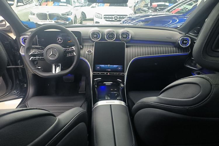Used Mercedes-Benz C-Class 2022 C 260 L Obsidian Night Sport Edition Center Console