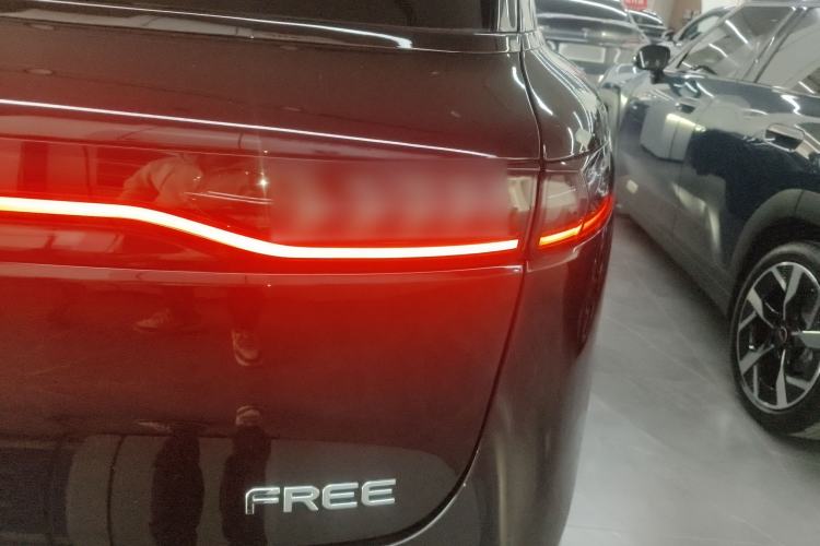 Used VOYAH FREE 2025 318 318 km Rear-Drive Touring Edition Right Rear Taillight