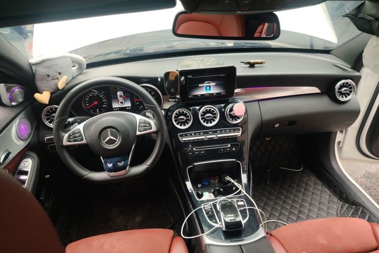 Used Mercedes-Benz C-Class 2018 C 200 Sport Edition Center Console