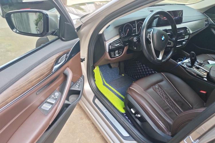 Used BMW 5 Series New Energy 2019 530Le Luxury Package Driver Seat