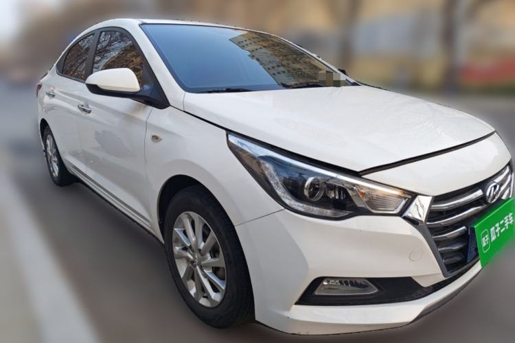 Used Hyundai Verna (new generation) 2016 1.4L Manual Cool Edition GLS Front Right 45 Deg