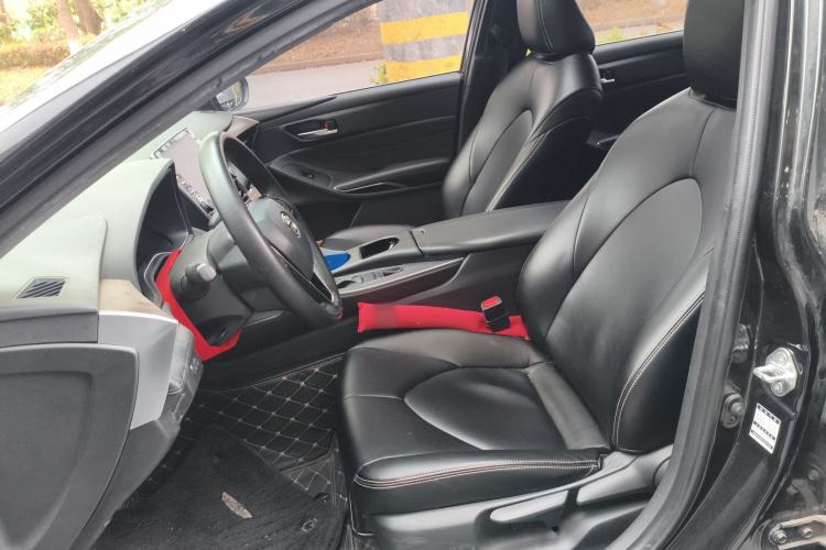 Used Toyota Avalon 2019 2.0L Ambition Edition China VI