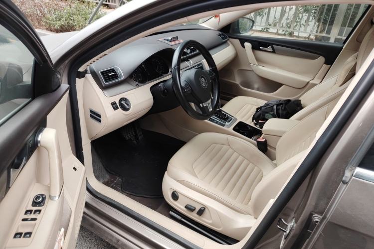 Used Volkswagen Magotan 2012 Revised Version 1.8TSI Leading Edition Driver Seat