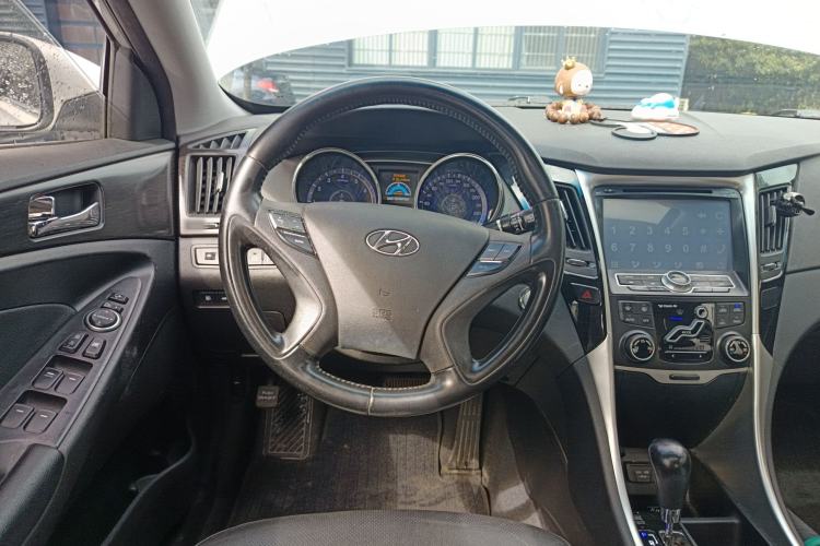Used Hyundai Sonata 2013 2.0L Automatic Luxury Edition Steering Wheel