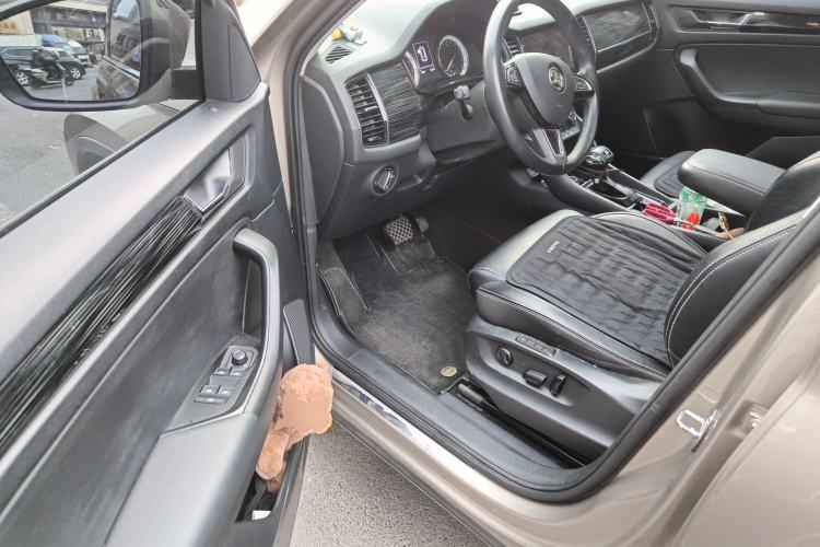 Used Skoda Kodiaq 2018 Facelifted TSI330 5-Seater Two-Wheel-Drive Luxury Enjoyment Edition Driver Seat