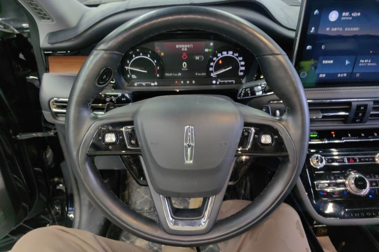 Used Lincoln Corsair 2021 2.0T Two-Wheel-Drive Luxury Edition Steering Wheel