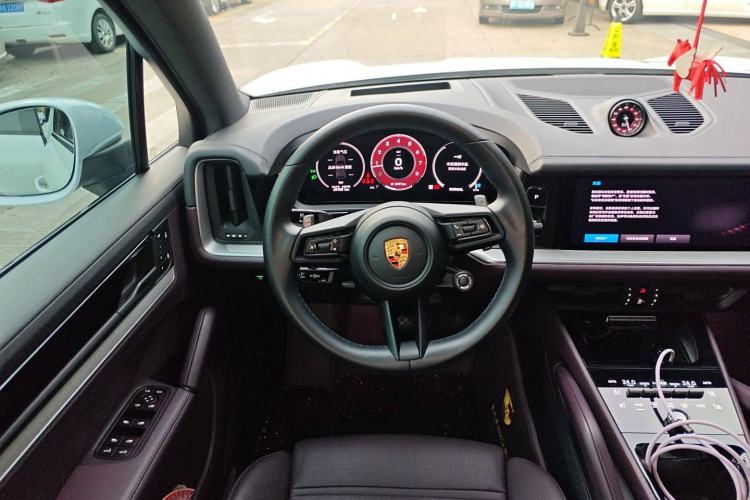 Used Porsche Cayenne 2024 Cayenne 3.0T Steering Wheel