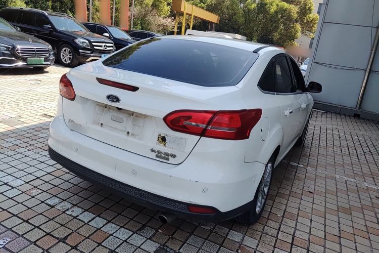 Used Ford Focus 2015 Sedan EcoBoost 180 Automatic Flagship Model
