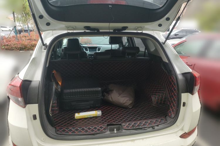 Used Hyundai Tucson 2015 1.6T Dual-Clutch Two-Wheel-Drive Smart Model Trunk