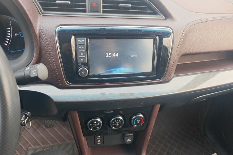 Used Venucia M50V 2017 1.5L XL Manual Comfort Edition